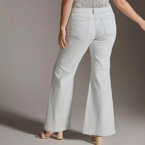 New With Tags Anthropologie Pilcro Light Bleach Wash Flare Jeans, Size 30 - Picture 3 of 13